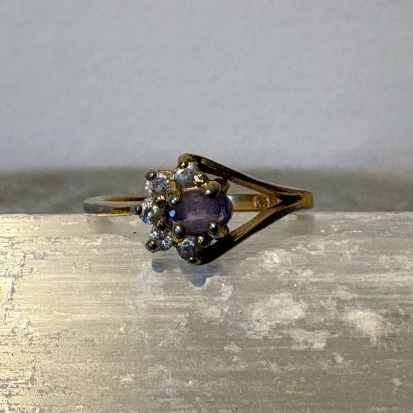 14K Amethyst & Cubic Zirconium Ring - Picture 2 of 10